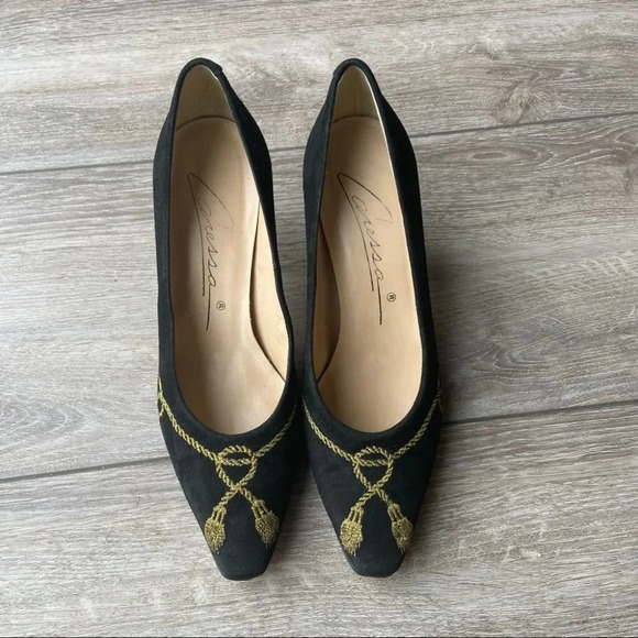 Caressa Made in Spain Suede Leather Embroidery Pumps - Picture 3 of 14